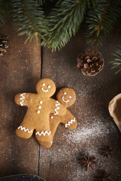 Sfondo Natalizio Preparazione Natale Pan Zenzero Uomo Sfondo Legno — Foto Stock