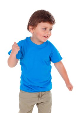 sevimli gülümseyen küçük oğlan mavi tişört beyaz arka plan üzerinde izole.