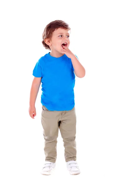 Adorable Niño Sonriente Camiseta Azul Aislado Sobre Fondo Blanco — Foto de Stock