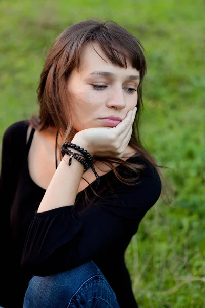 Outdoor Portret Van Mooie Jonge Vrouw — Stockfoto