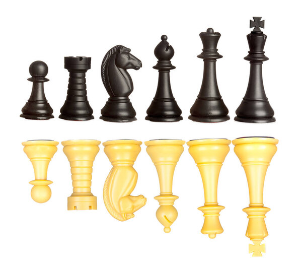 набор черных и желтых шахматных фигур на белом фоне
