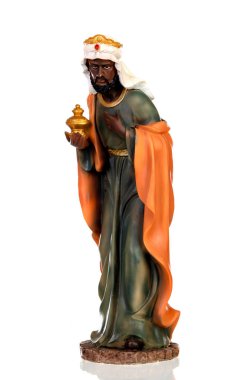 Baltasar, üç bilge adamlardan biri. Beyaz arka plan üzerinde izole seramik şekil