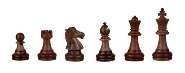 Beyaz arkaplanda izole satranç figürleri