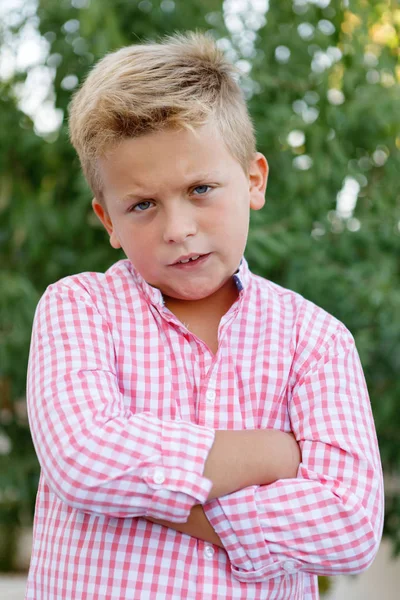 Little Boy Pink Shirt Garden — Stock Photo, Image