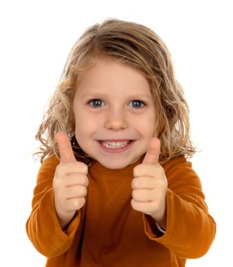 sarı kazak başparmak beyaz arka plan üzerinde izole göstermek yukarıya içinde şirin küçük çocuk