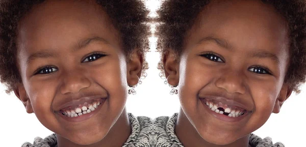 Duas Crianças Felizes Com Sem Dentes Rindo Olhando Para Câmera — Fotografia de Stock
