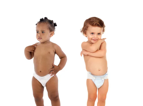 两个滑稽的婴儿在尿布隔离在白色背景 — 图库照片