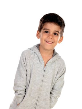 Beyaz bir arka plan üzerinde izole siyah gözlü güzel çocuk