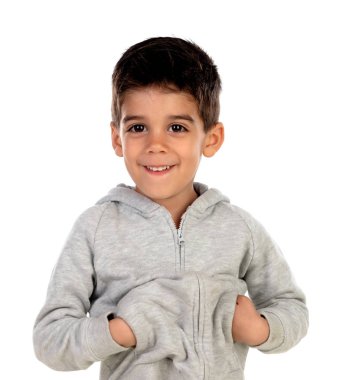 Beyaz bir arka plan üzerinde izole siyah gözlü güzel çocuk