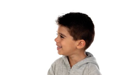 Beyaz bir arka plan üzerinde izole gri sweatshirt ile Gipsy çocuk