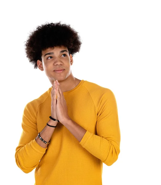 Tiener jongen met Afro kapsel bidden — Stockfoto