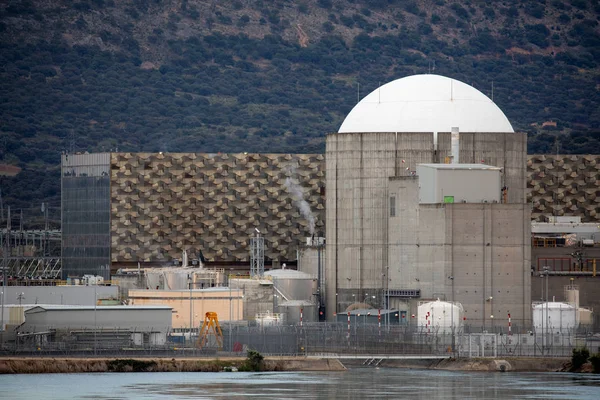 İspanya'nın merkezinde nükleer enerji santrali — Stok fotoğraf