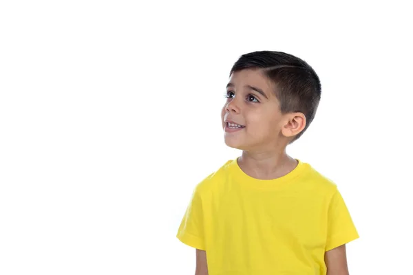Lyckligt mörkt barn med gul t-shirt — Stockfoto