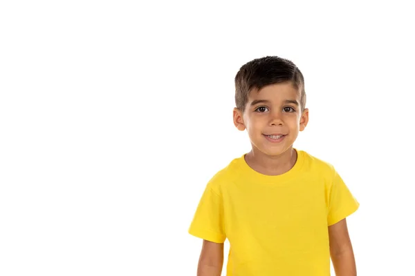 Criança escura feliz com camiseta amarela — Fotografia de Stock