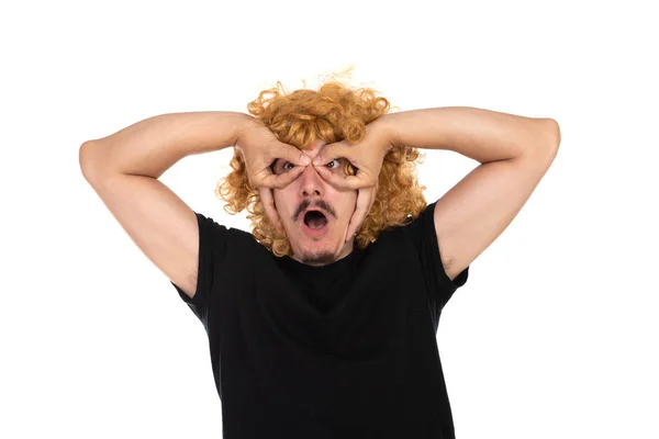 Hombre con bigote y peluca de mujer — Foto de Stock