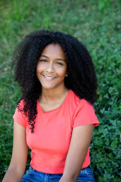 Linda menina afro adolescente — Fotografia de Stock