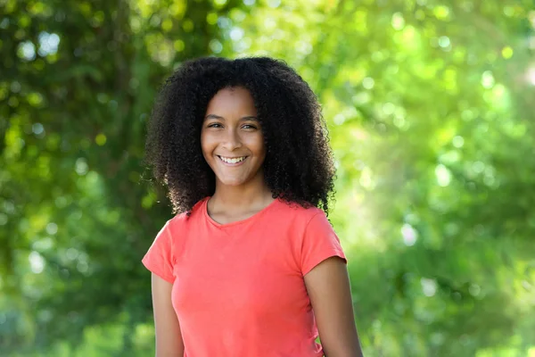 Mooie Afro tiener meisje — Stockfoto