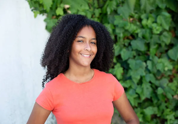 Krásná Afro teenagerka — Stock fotografie
