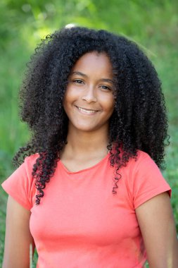 Güzel afro genç kız 