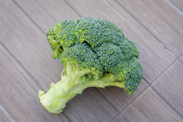 Brokolice Pořádku Tmavě Zelené Zeleniny Izolovaných Bílém Pozadí — Stock fotografie