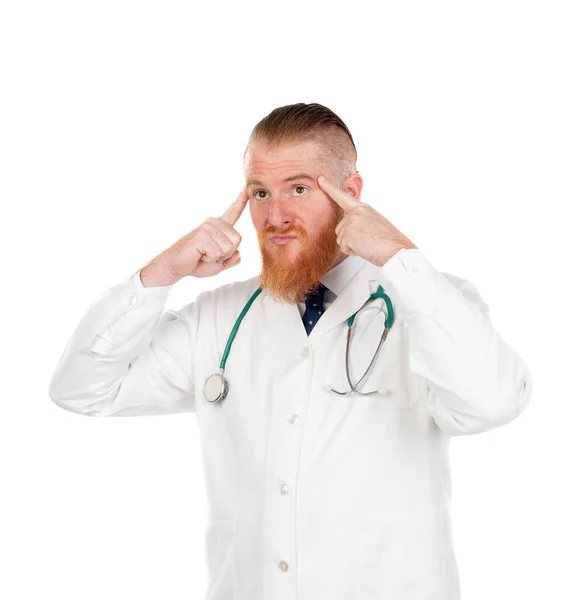 Médico Ruivo Com Vestido Médico Isolado Fundo Branco — Fotografia de Stock