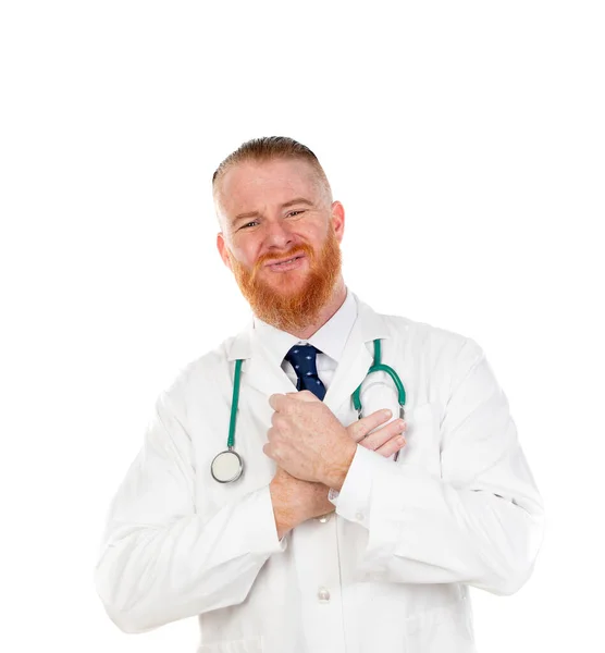 Médico Ruivo Tocando Seu Coração Isolado Fundo Branco — Fotografia de Stock