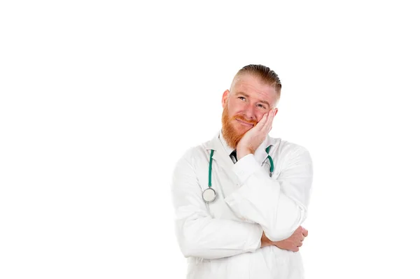 Pensive Arzt Mit Medizinischem Kittel Isoliert Auf Weißem Hintergrund — Stockfoto
