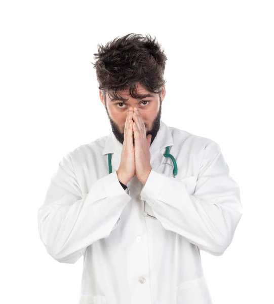 Sakallı Genç Doktor Beyaz Arka Planda Izole Edilmiş Tıbbi Bir — Stok fotoğraf