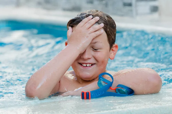 Belle Enfant Blonde Dans Piscine Été — Photo