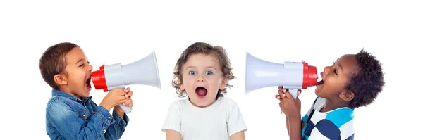 Niños Divertidos Jugando Con Megáfono Aislado Sobre Fondo Blanco Imagen de archivo