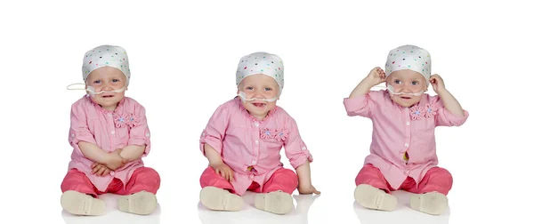 Entzückendes Baby Mit Kopftuch Gegen Die Krankheit — Stockfoto