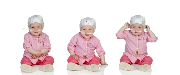 Adorable Bebé Con Pañuelo Cabeza Golpeando Enfermedad — Foto de Stock