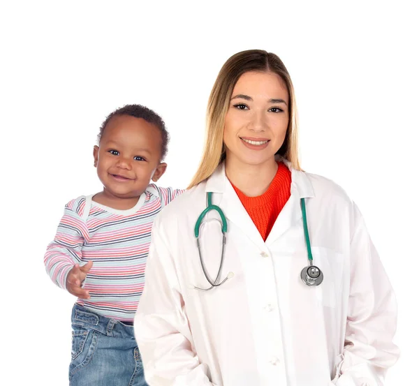 Blonde Doc Mit Einem Schönen Baby Isoliert Auf Weißem Hintergrund — Stockfoto
