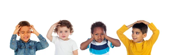 Barn Som Täcker Öronen Och Chockad Ett Högt Ljud Isolerad — Stockfoto