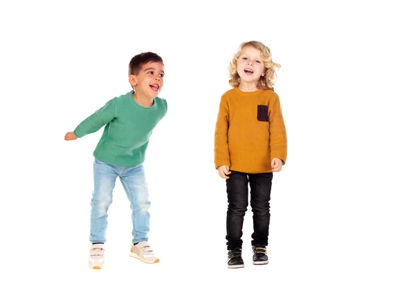两个孩子在白色背景下独自玩耍和欢笑的全像 — 图库照片