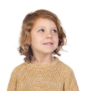 Beyaz bir arka planda izole edilmiş düşünceli şirin çocuk.