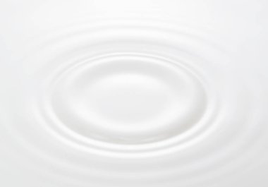 Sütü tüm ekranın sütüne dök. Dalgalar ve su damlaları.