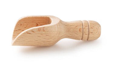 Beyaz arka planda ahşap bir kepçe