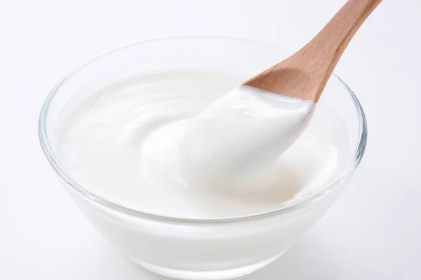 Joghurt Einer Glasschüssel Und Ein Esslöffel Joghurt — Stockfoto