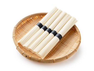 Japon eriştesi buğday unundan yapılmış.
