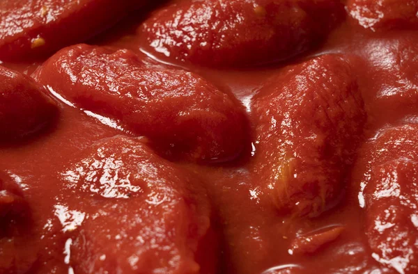 Ekranda domates püresi var..