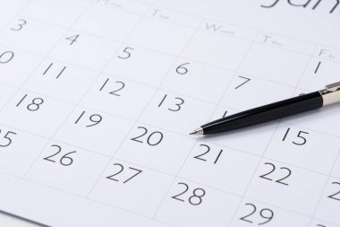 Takvim ve kalemi kapat