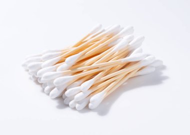 Beyaz arka planda bambu örnekleri