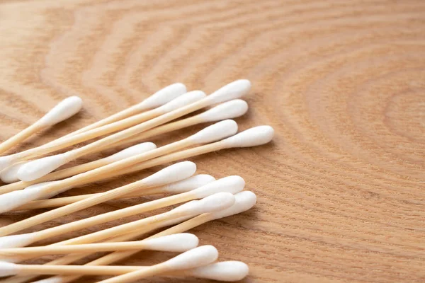 Masanın Üzerinde Bambu Çubukları Var — Stok fotoğraf