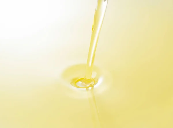 Moment You Pour Vegetable Oil — Stock Photo, Image