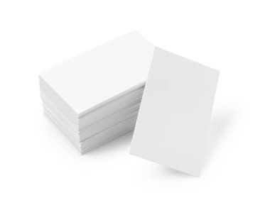 Beyaz arka planda düz bir kartvizit.