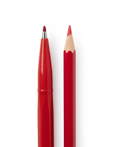 白色背景上的红色铅笔和红色钢笔 — 图库照片