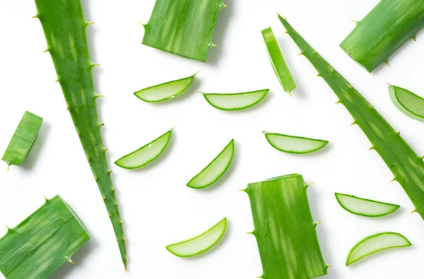 Corte Aloe Vera Colocado Sobre Fondo Blanco —  Fotos de Stock