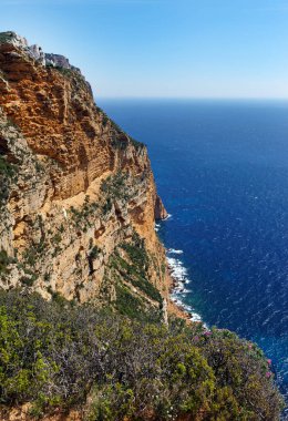 Var kıyısındaki Calanques Ulusal Parkı 'nın uçurumları 
