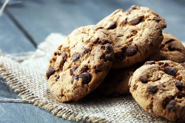 Schokoladenkekse Auf Dem Holztisch Chocolate Chip Cookies Erschossen — Stockfoto